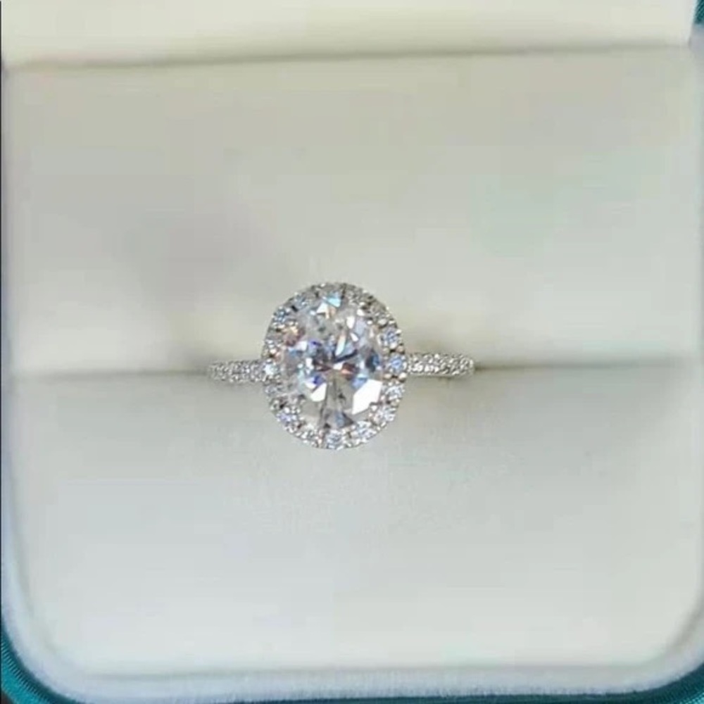 2c oval moissanite ring - Picture 10 of 12